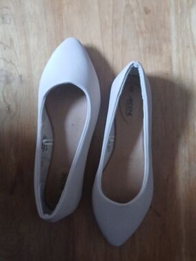 Adrienne White Pointed-Toe Women's Flats